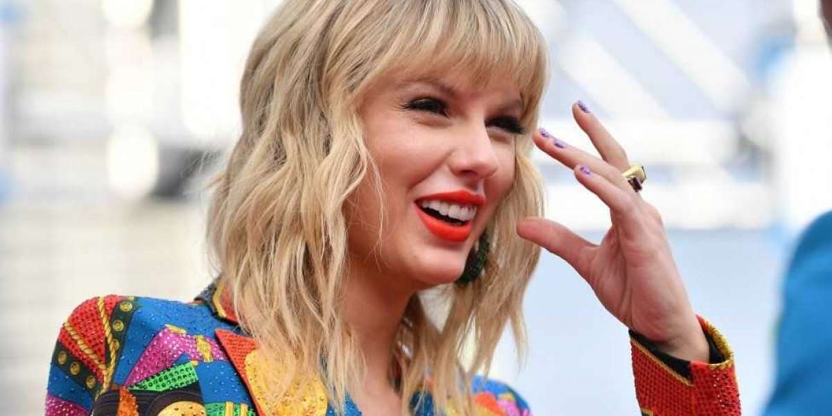 Taylor Swift outdid herself in UK Charts