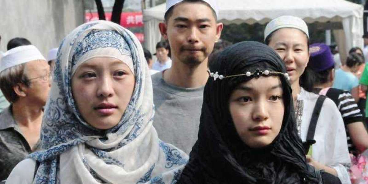 Muslim Women in China Detained Over Using WhatsApp and GMail