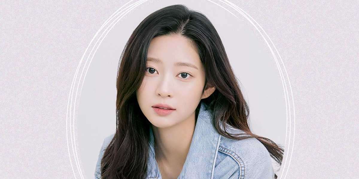 Former IZ*ONE Member Kim Minju Rejected HYBE's Offers to be in a Girl Group