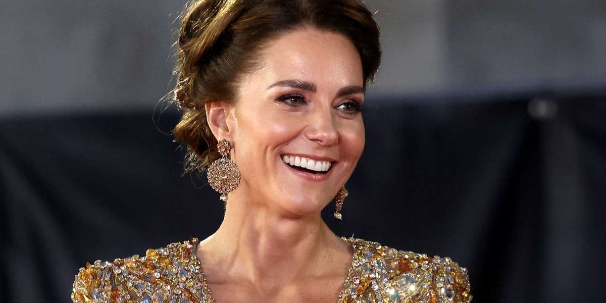 The Duchess of Cambridge gold gown made buzz