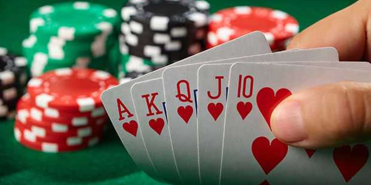 7 Chiến Thuật Đánh Poker Online để Kiếm Tiền Bất Bại
