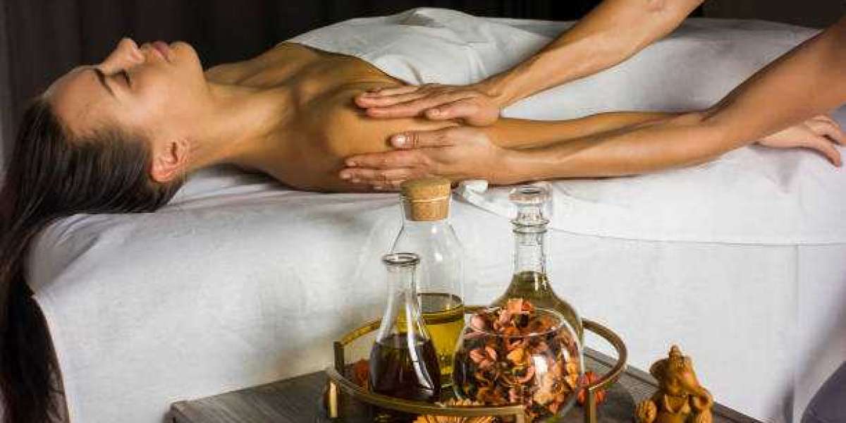 Unlocking the Secrets of the Best Massage Oils: Gyalabs' Art of Tranquility