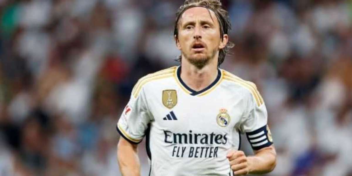 Luka Modric schiet Real Madrid naar overwinning op Sevilla met briljante late winnaar