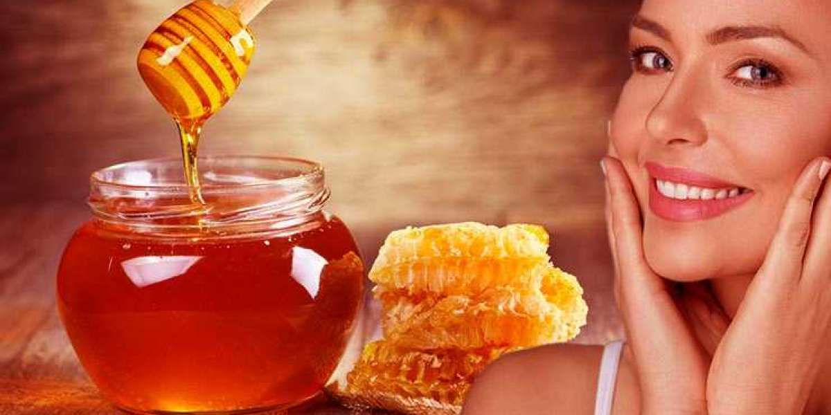 Benefits of Honey for Your Glowing and Smooth Skin